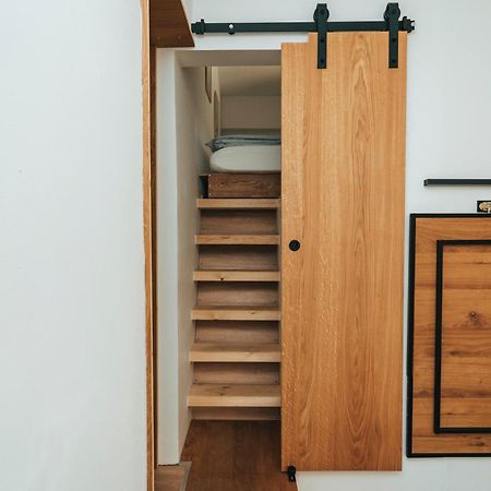 Modernes Tinyhouse Trailer Cabins Am Waldrand - Mit Seezugang Eging Bagian luar foto