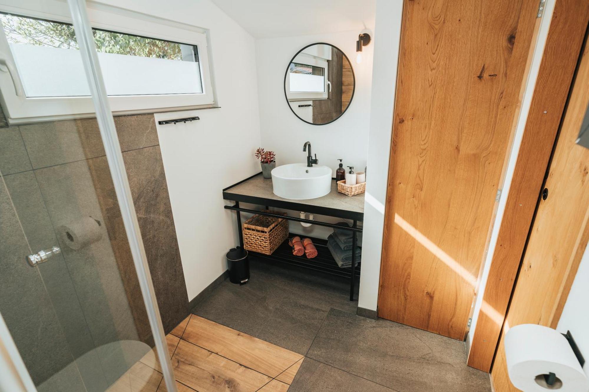 Modernes Tinyhouse Trailer Cabins Am Waldrand - Mit Seezugang Eging Bagian luar foto
